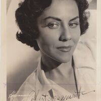 Retrat dedicat de l’actriu argentina Amelia Bence. INET. 
